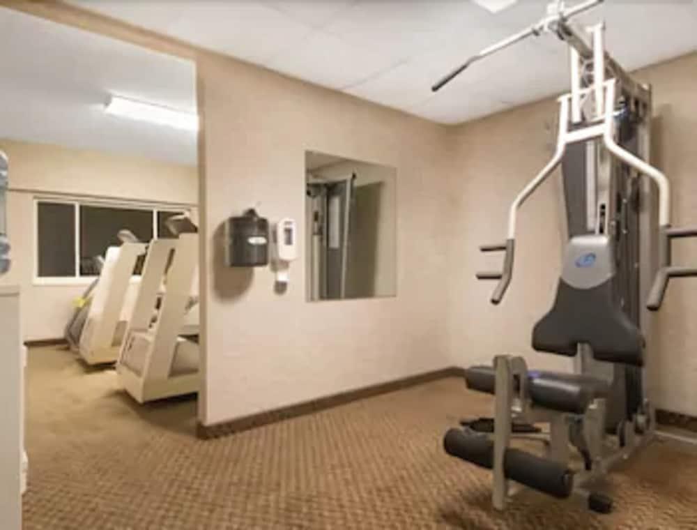 Ramada By Wyndham Paintsville Hotel & Conference Center Esterno foto
