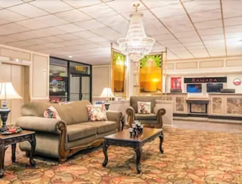 Ramada By Wyndham Paintsville Hotel & Conference Center Esterno foto