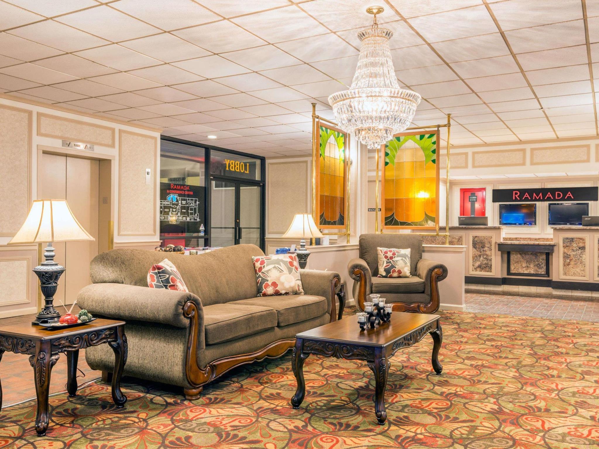 Ramada By Wyndham Paintsville Hotel & Conference Center Esterno foto