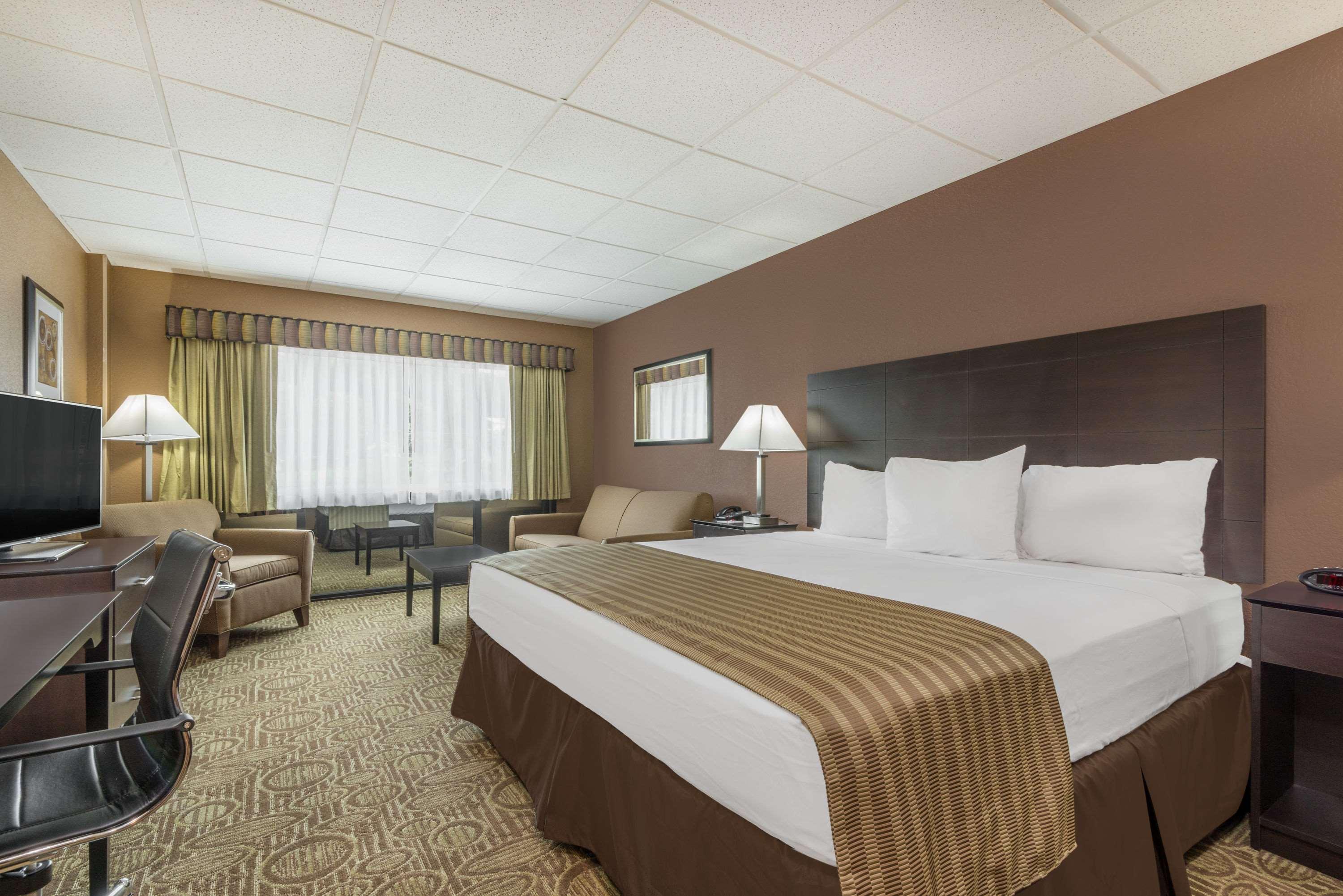 Ramada By Wyndham Paintsville Hotel & Conference Center Esterno foto